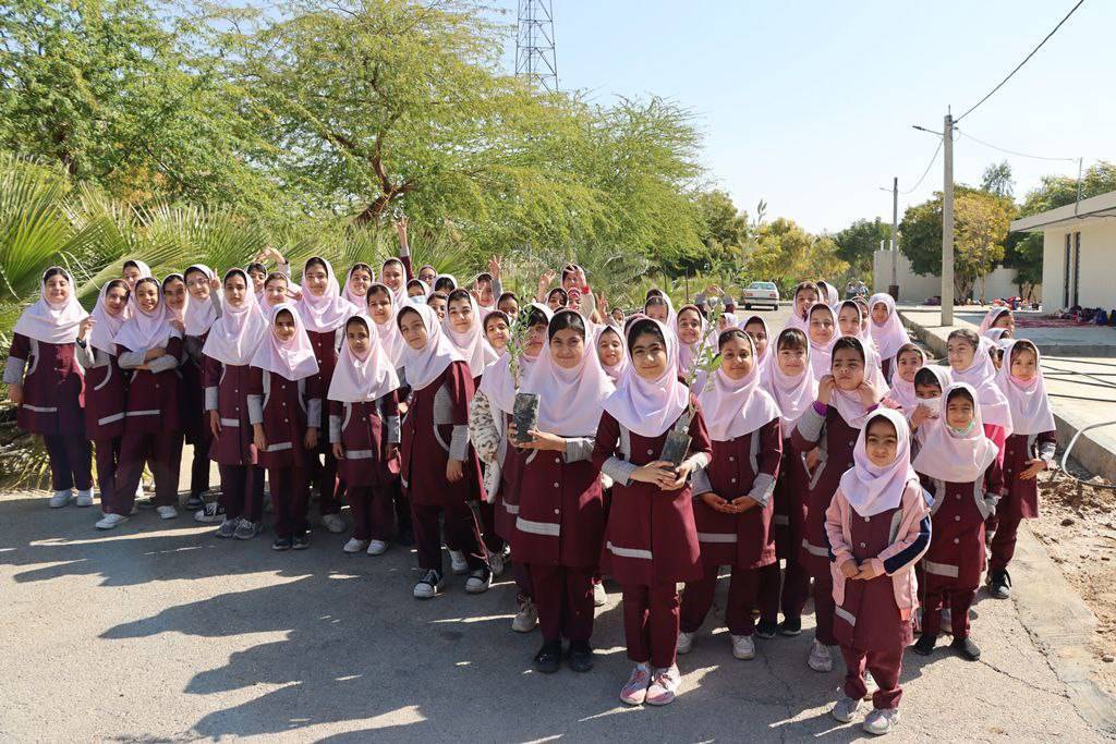 دانش آموزان