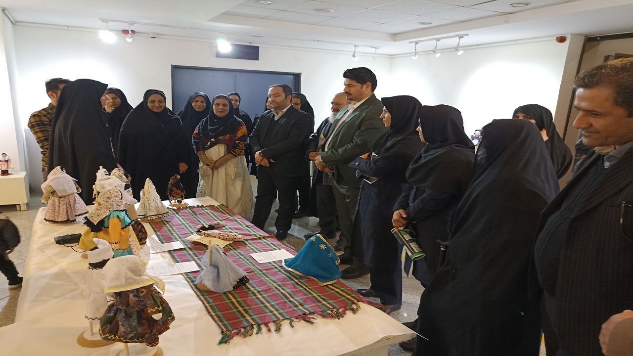 نمایشگاه عروسکی پوشش اقوام ایرانی در موزه زاهدان آغاز بکار کرد