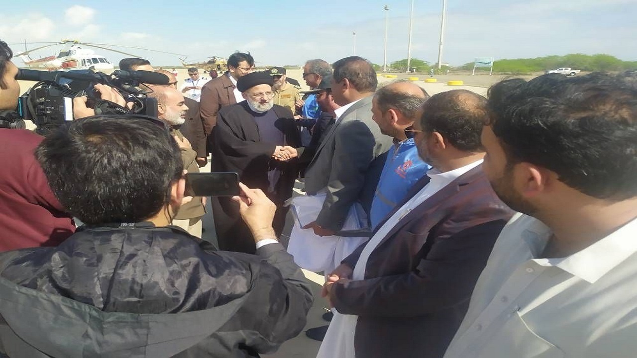 حضور میدانی رئیس‌جمهور در مناطق سیل‌زده سیستان‌وبلوچستان
