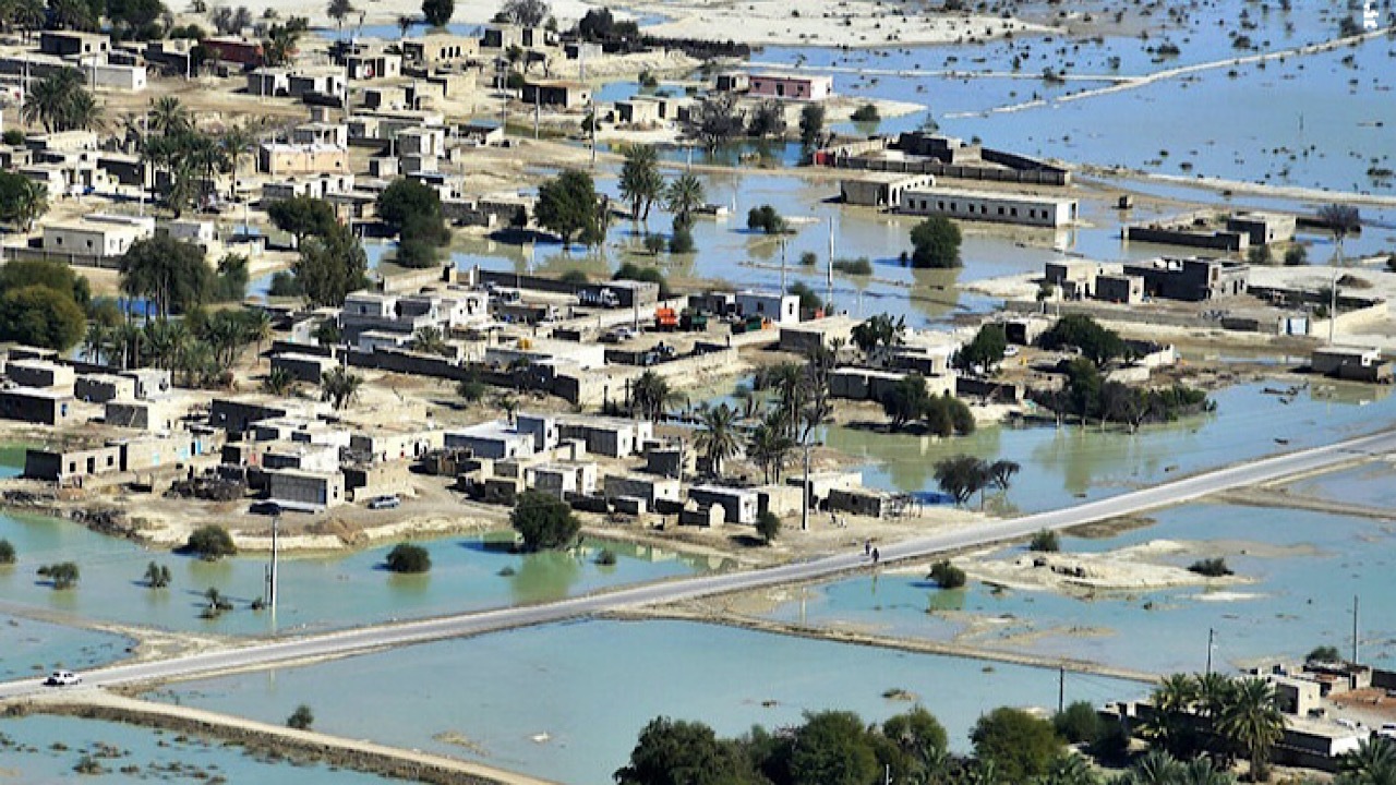کمک بالغ بر ۱۰ میلیارد تومانی نیکوکاران تهرانی برای سیل‌زدگان سیستان و بلوچستان