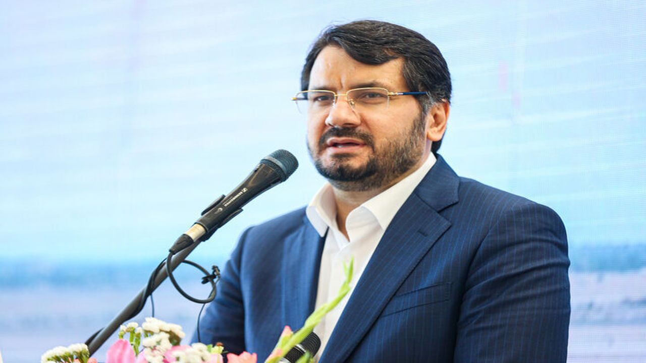 وزیر راه و شهرسازی وارد ایوانکی شد
