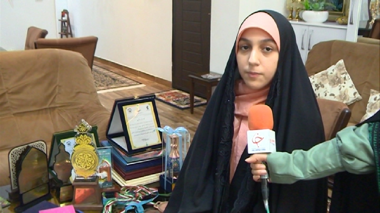 تجلیل از حافظ ۱۴ ساله‌ قرآن در رشت