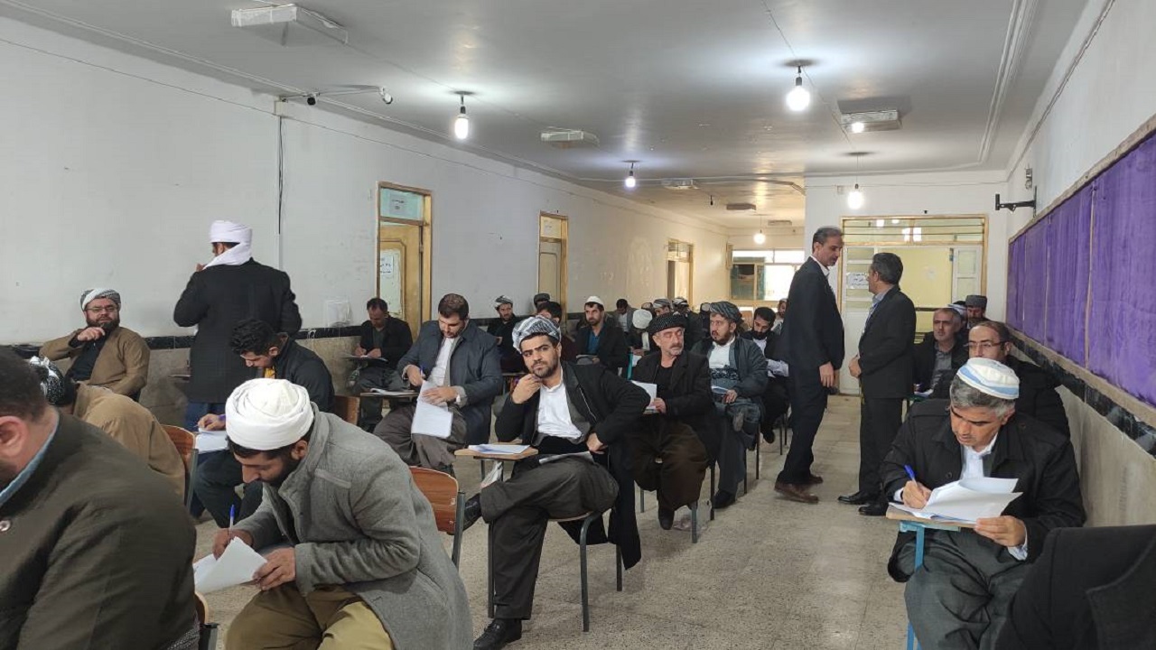 برگزاری آزمون مدرسان علوم دینی اهل سنت در سنندج