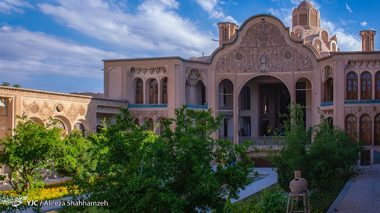 کشور‌های دیگر نمی‌توانند مفاخر ایران را به نام خود ثبت کنند