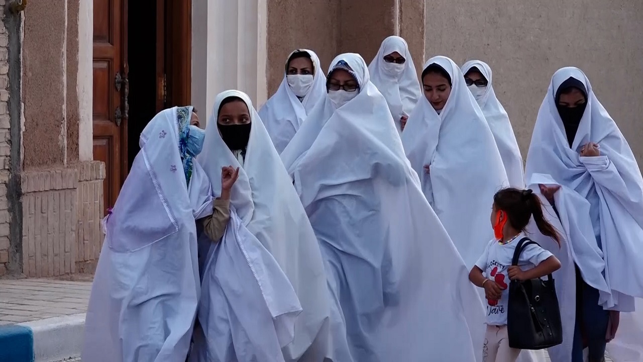 گرامیداشت روز ملی چادر سفید در ورزنه