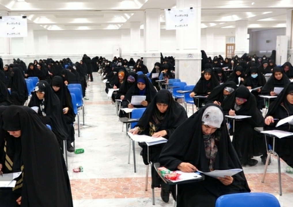 آزمون جامعه الزهرا برگزار شد