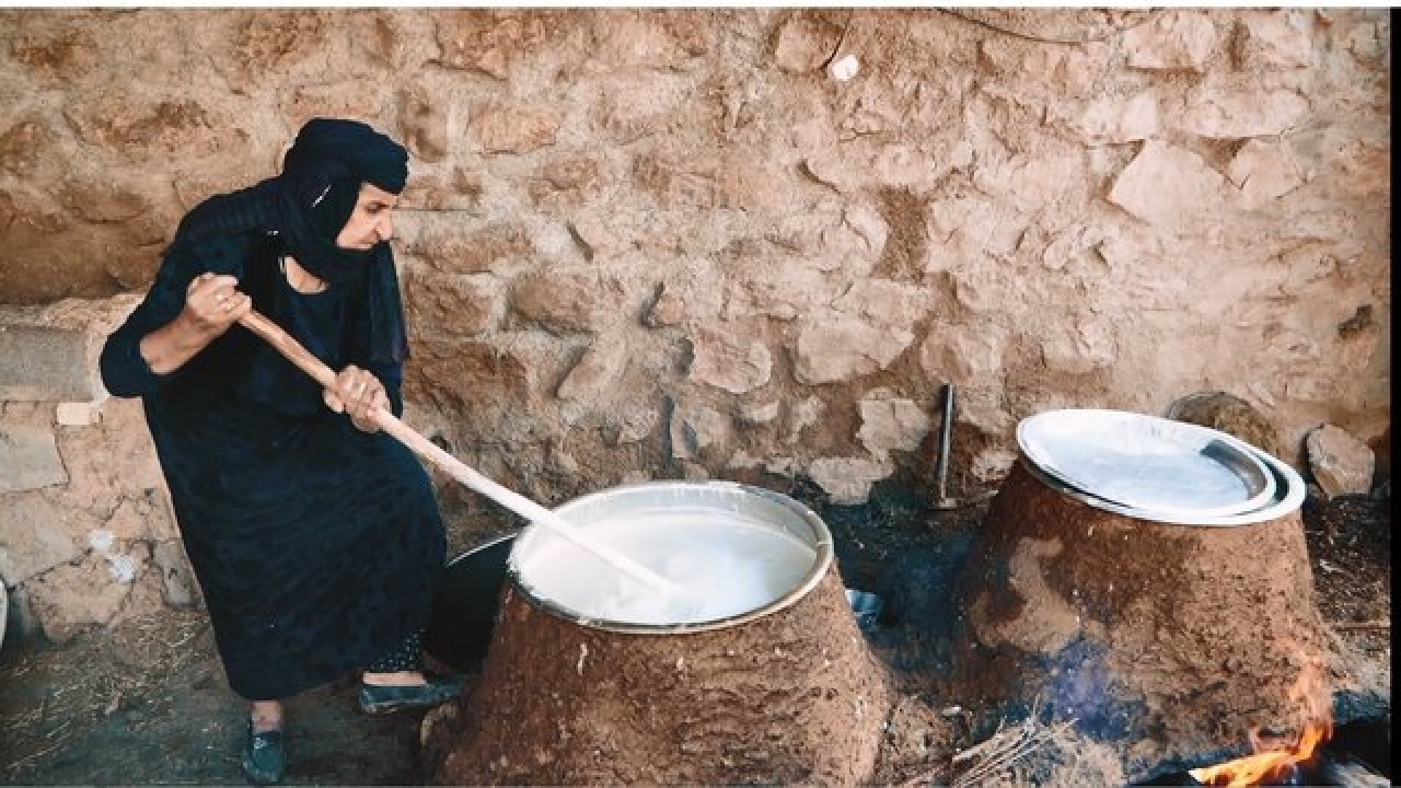 آیین سنتی و ثبت ملی شده سمنو پزان در روستای کرتویج
