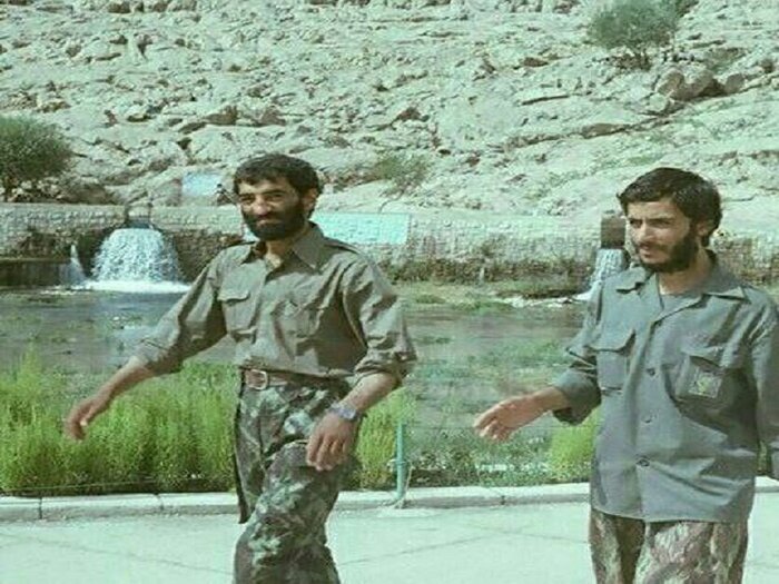 &nbsp; تصویر سمت راست حاج ابراهیم همت و سمت چپ حاج احمد متوسلیان