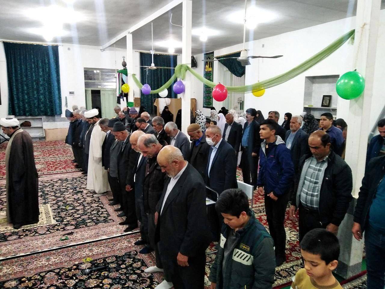 اقامه نماز جماعت اقامه نماز جماعت