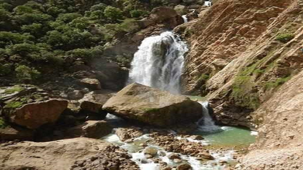 نگاهی به آبشار نگین در دشت شیمبار مسجد سلیمان + فیلم