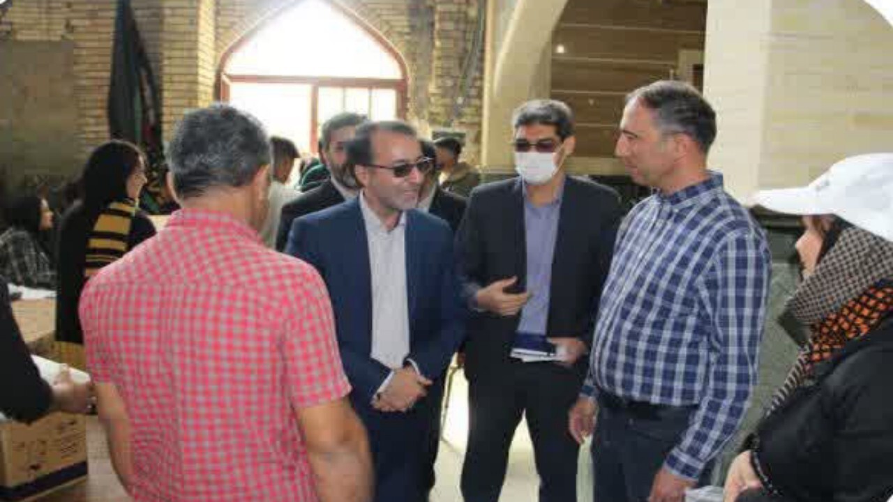 توزیع ۱۰۰۰ بسته معیشتی در بین اتباع نیازمند استان یزد