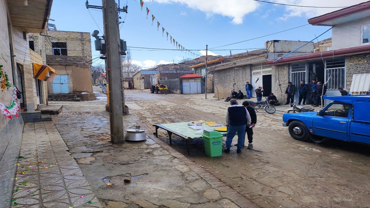 راه اندازی ایستگاه صلواتی به مناسبت میلاد حضرت علی اکبر (ع) در روستای توآباد + فیلم