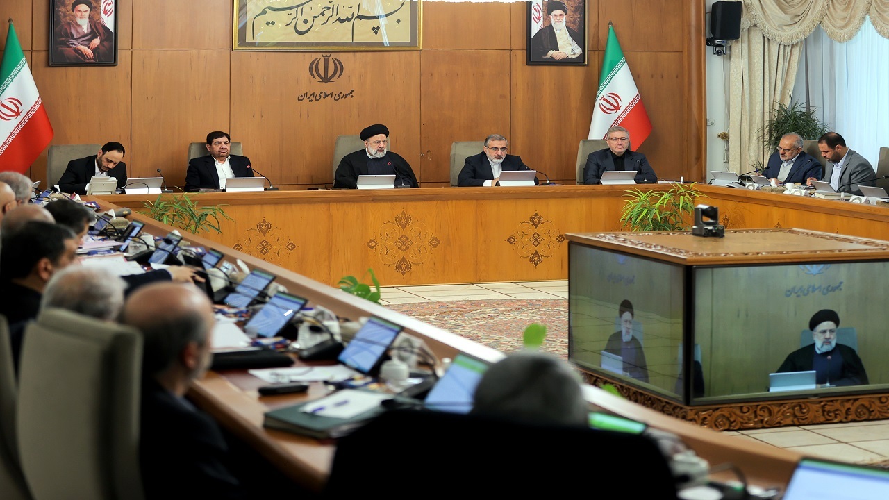 انتخابات باید یکی از جلوه‌های مهم انسجام ملی باشد/ مسئولان به جوانان میدان دهند