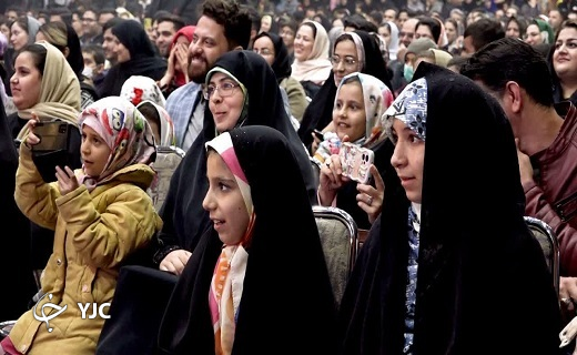 جشن بزرگ جوان در یزد برگزار شد / واگذاری ۵۴ هزار واحد مسکونی تا پایان دولت به متقاضیان