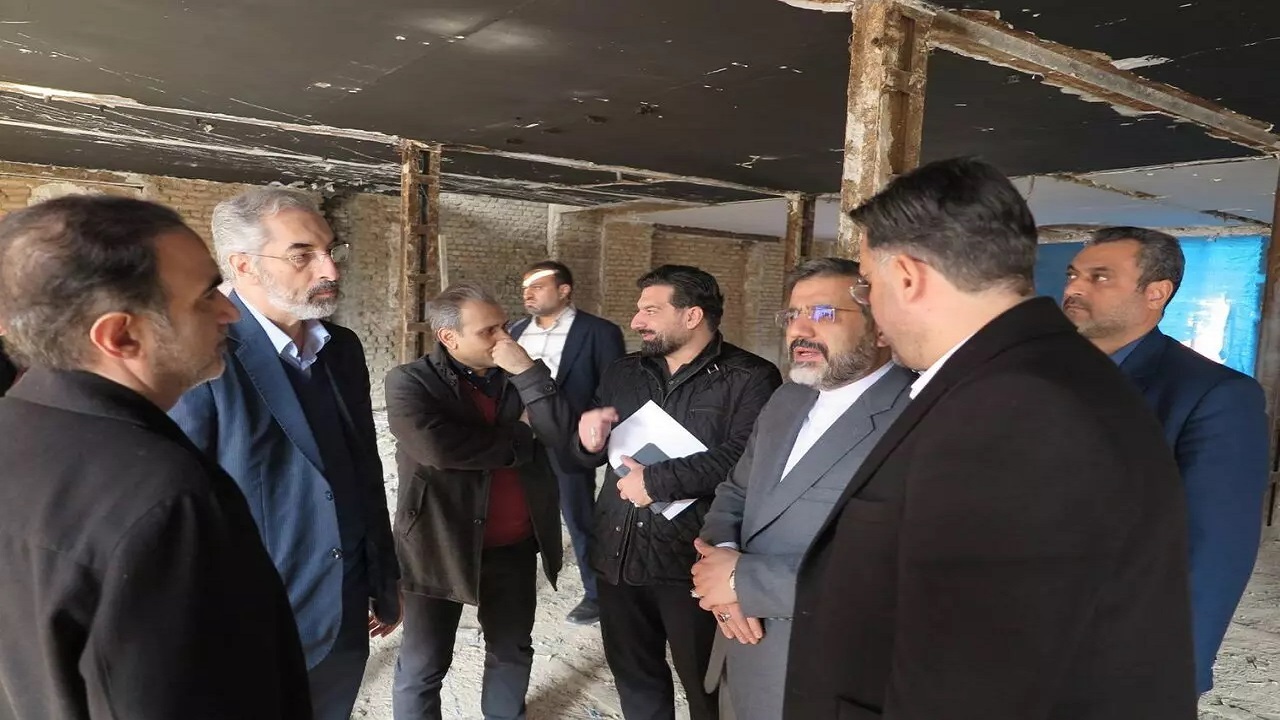 بازدید وزیر فرهنگ‌ از ساختمان سابق اداره تئاتر