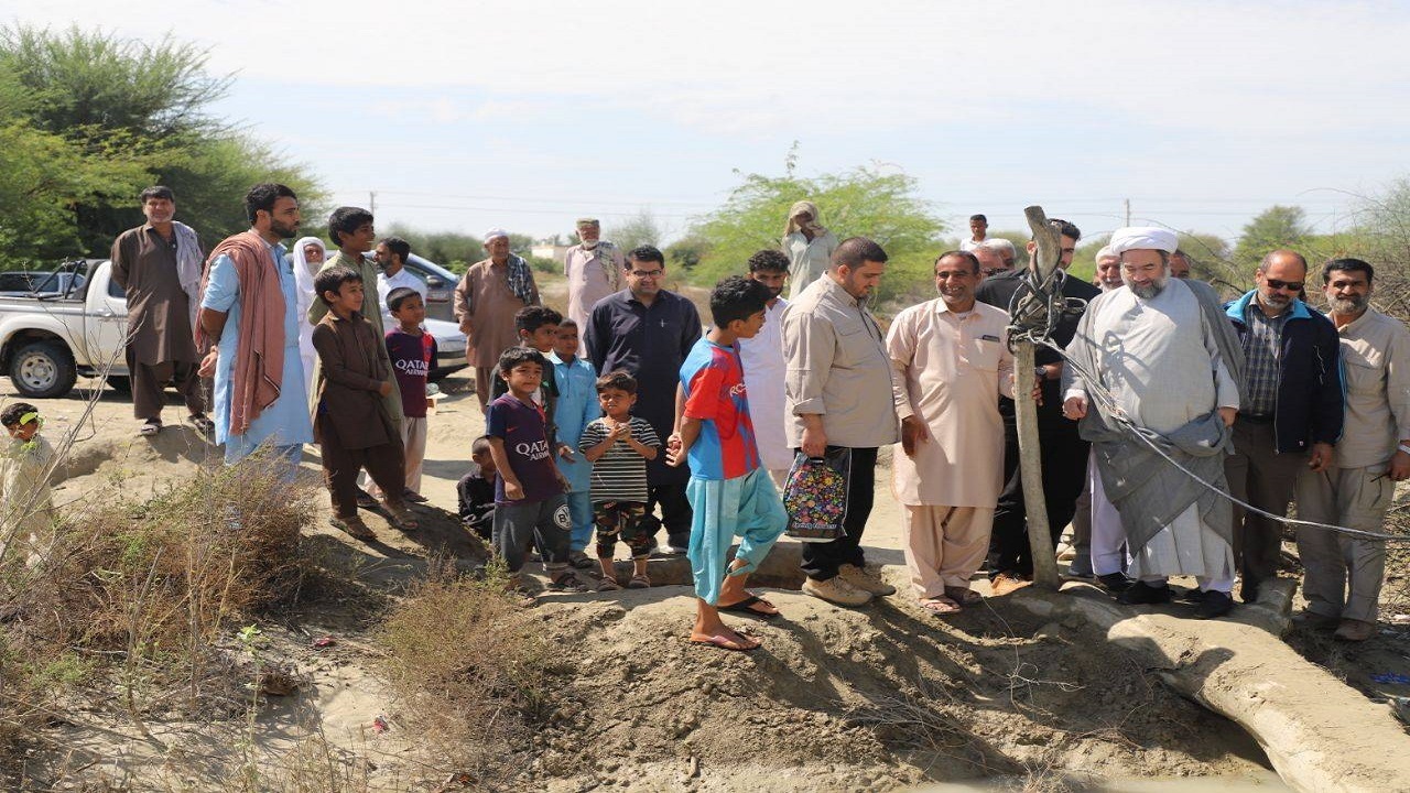 بازدید میدانی نماینده ولی فقیه در سیستان و بلوچستان از مناطق سیل زده جنوب استان