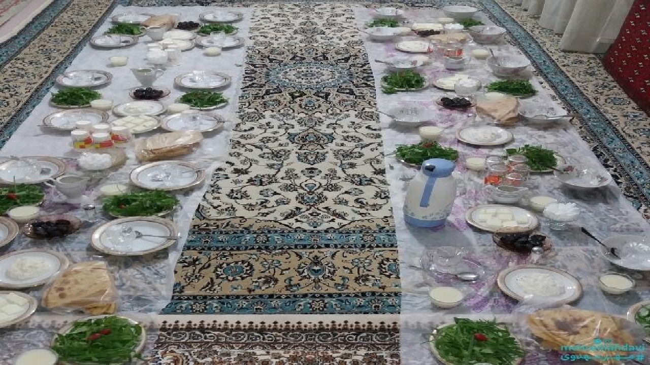 دولتخانه صفوی قزوین میزبان گردشگران در پای سفره افطار