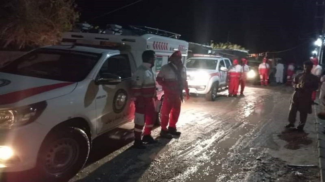 نجات ۲۷ نفر گرفتار شده در سیلاب توسط نجاتگران ایرانشهری
