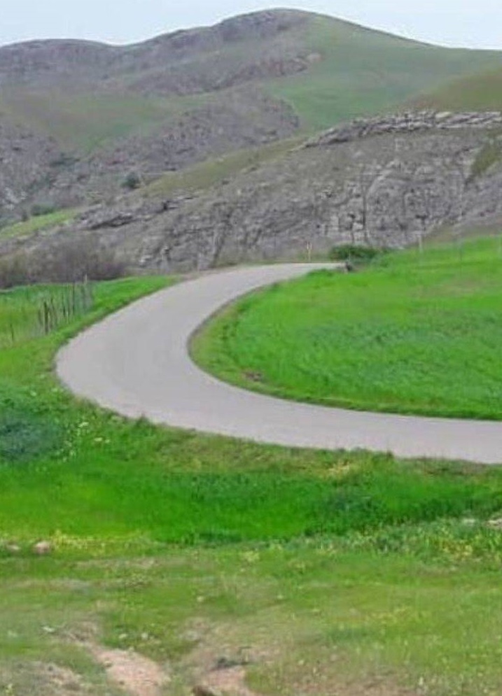 جاده ای بدون خط کشی