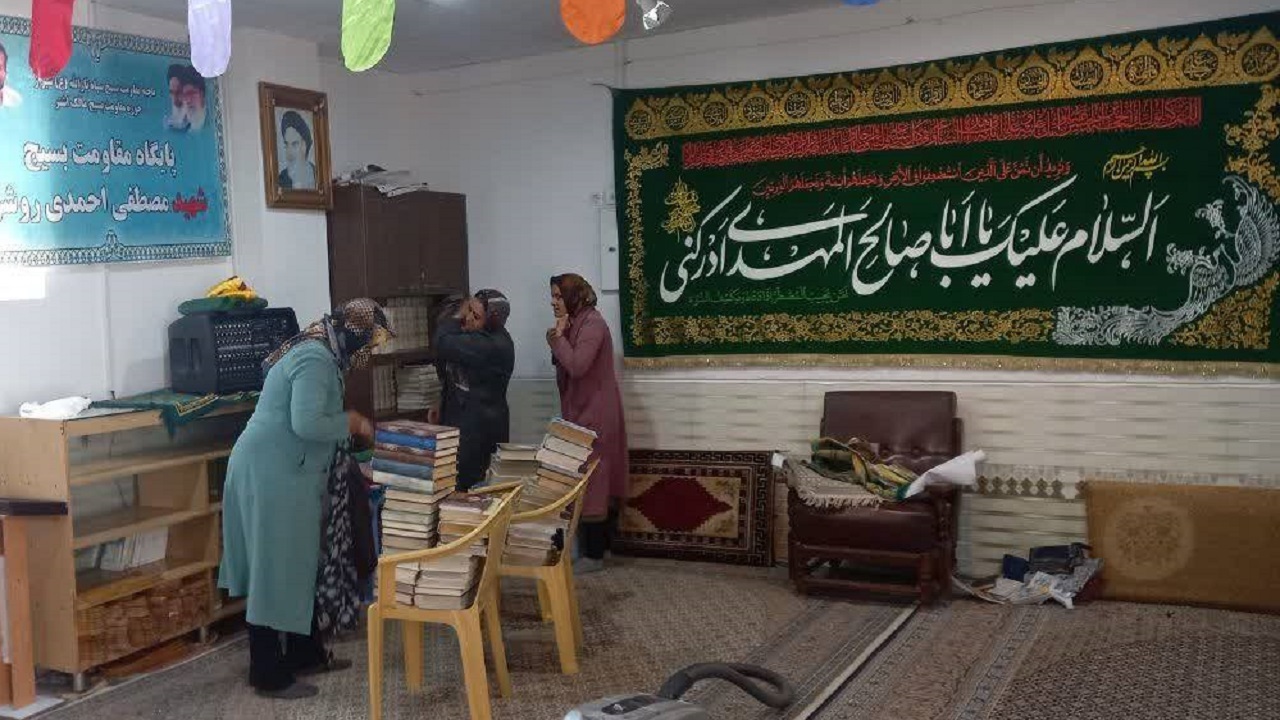 آیین غبارروبی حسینیه شهرک بهاران شیراز در آستانه ماه مبارک رمضان + تصاویر