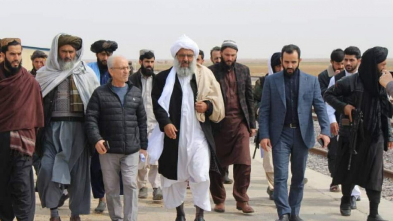 بازدید والی هرات از خط آهن خواف هرات