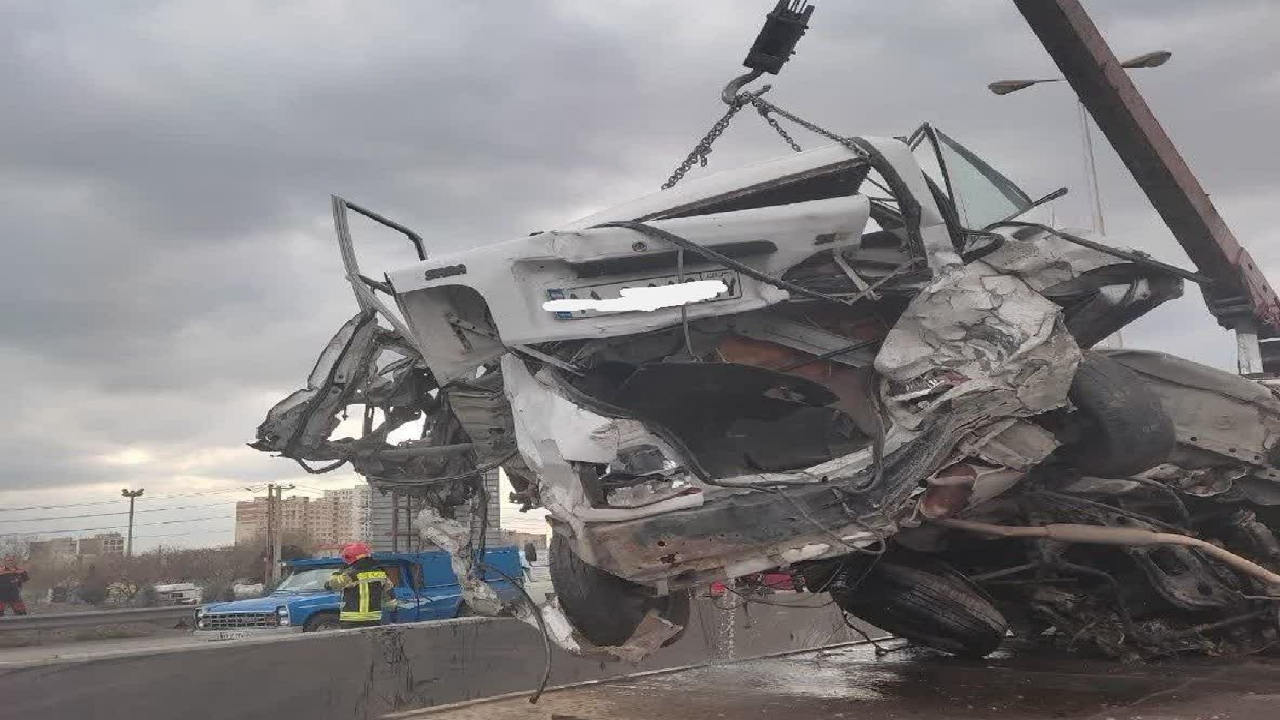 یک فوتی و ۲ مصدوم در حادثه رانندگی در اتوبان قزوین - کرج