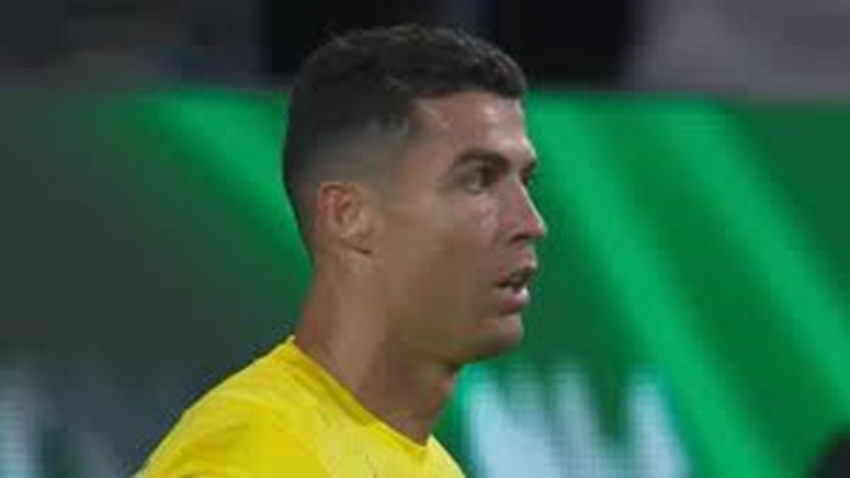 تمسخر رونالدو توسط طرفداران الهلال + فیلم