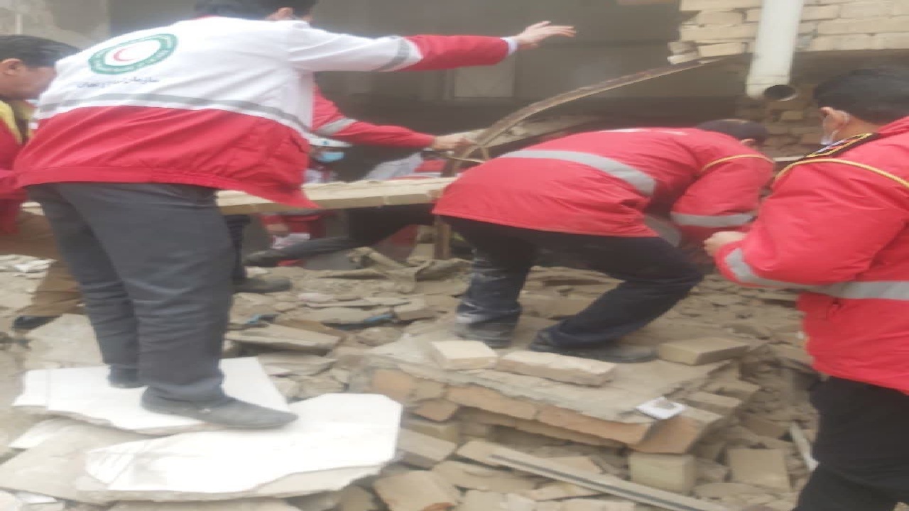 انفجار مواد محترقه و تخریب منزل مسکونی در بروجرد یک فوتى و ٣ مصدوم بر جاى گذاشت