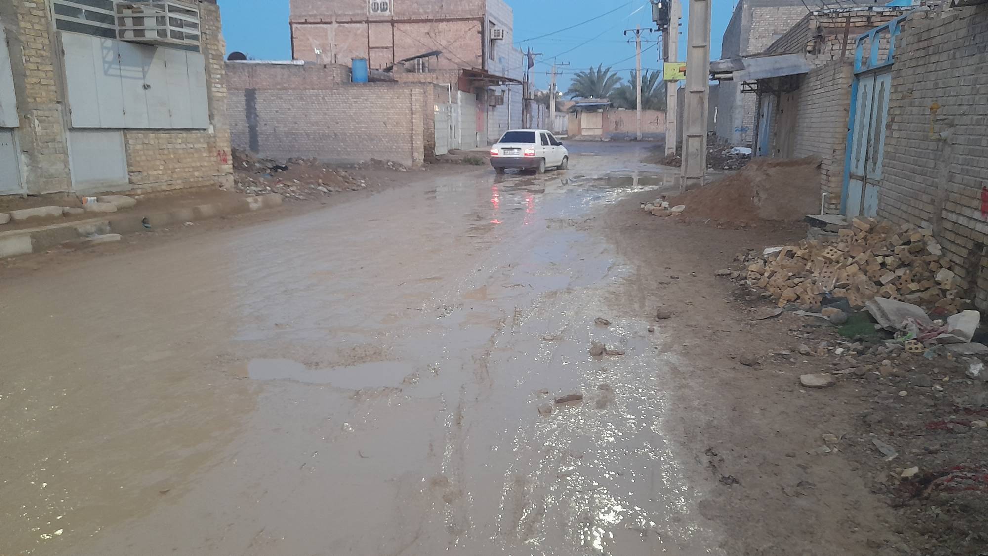 بارش باران معابر سلیچ را پرآب کرد