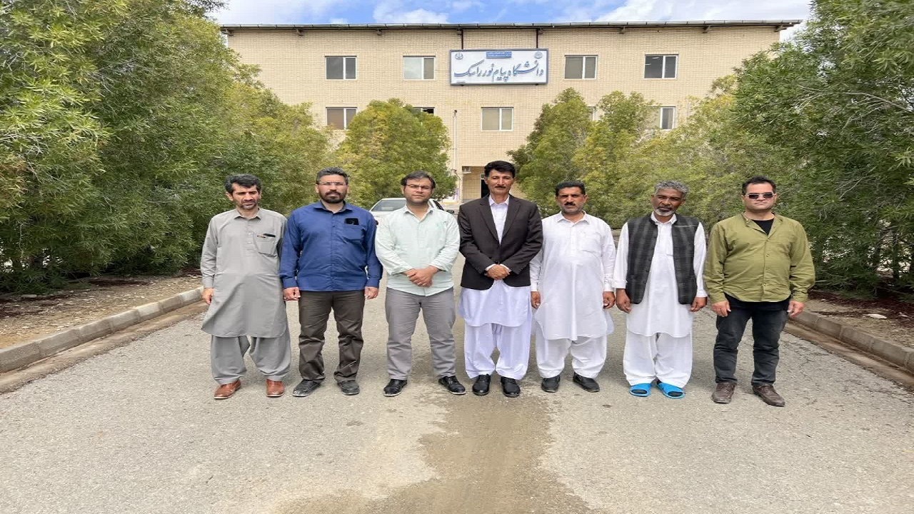 حضور میدانی رئیس دانشگاه پیام نور استان  در نقاط سیلزده/ مراکز دانشگاهی درگیر سیل جنوب استان آسیب ندیدند