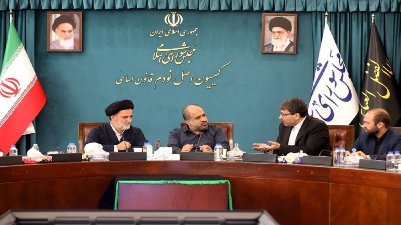 تجهیز گمرکات کشور به امکانات نوین یکی از موضوعات مهم در برخورد با جرایم است