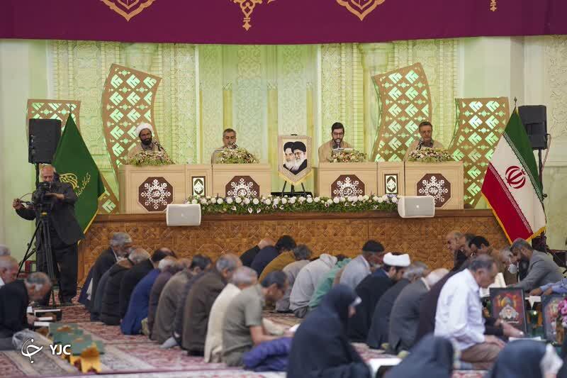 محفل جزءخوانی قرآن ماه رمضان در حرم شاهچراغ (ع) + تصاویر