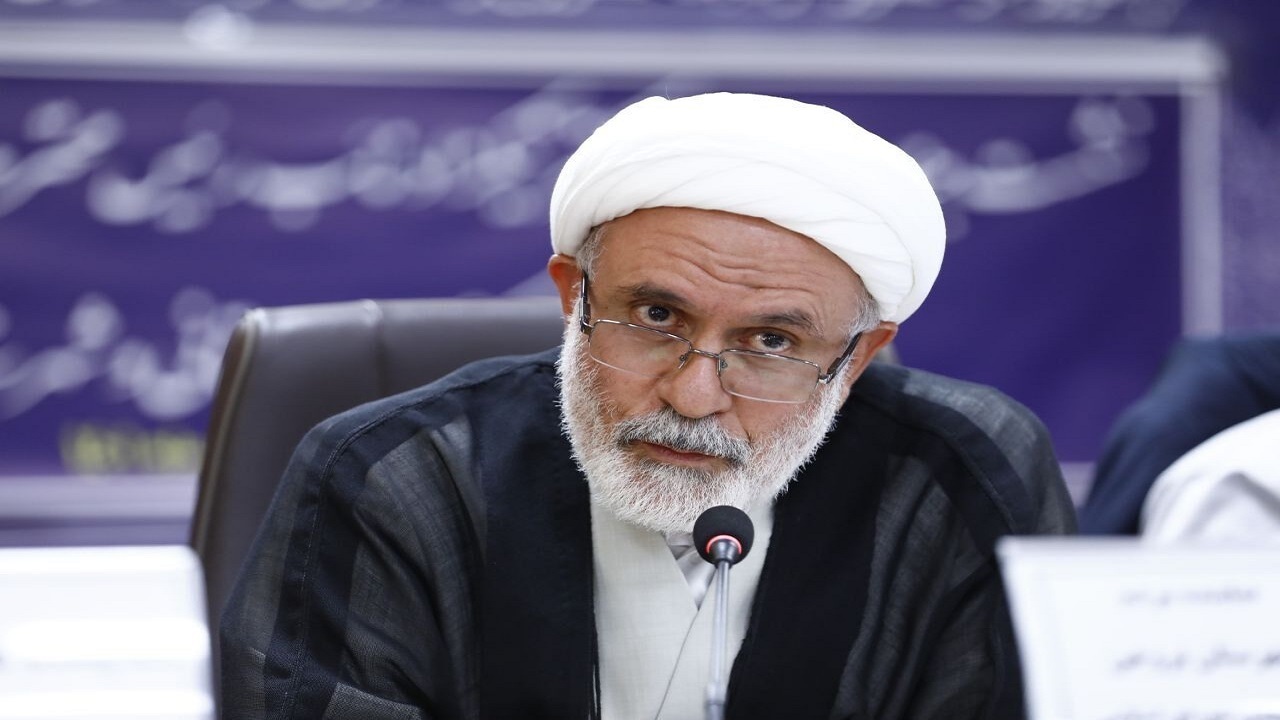 بر روی بازار میوه هیچ کنترلی نیست/ نقش دلال‌ها در بازار خیلی پررنگ است