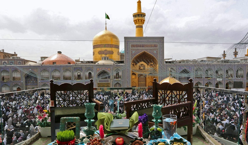 لحظه سال تحول در حرم امام رضا (ع)