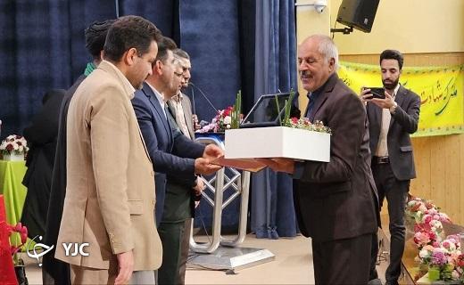 برگزاری آیین آلاله&zwnj;های سرخ، نکوداشت روز شهدا در بافق + عکس
