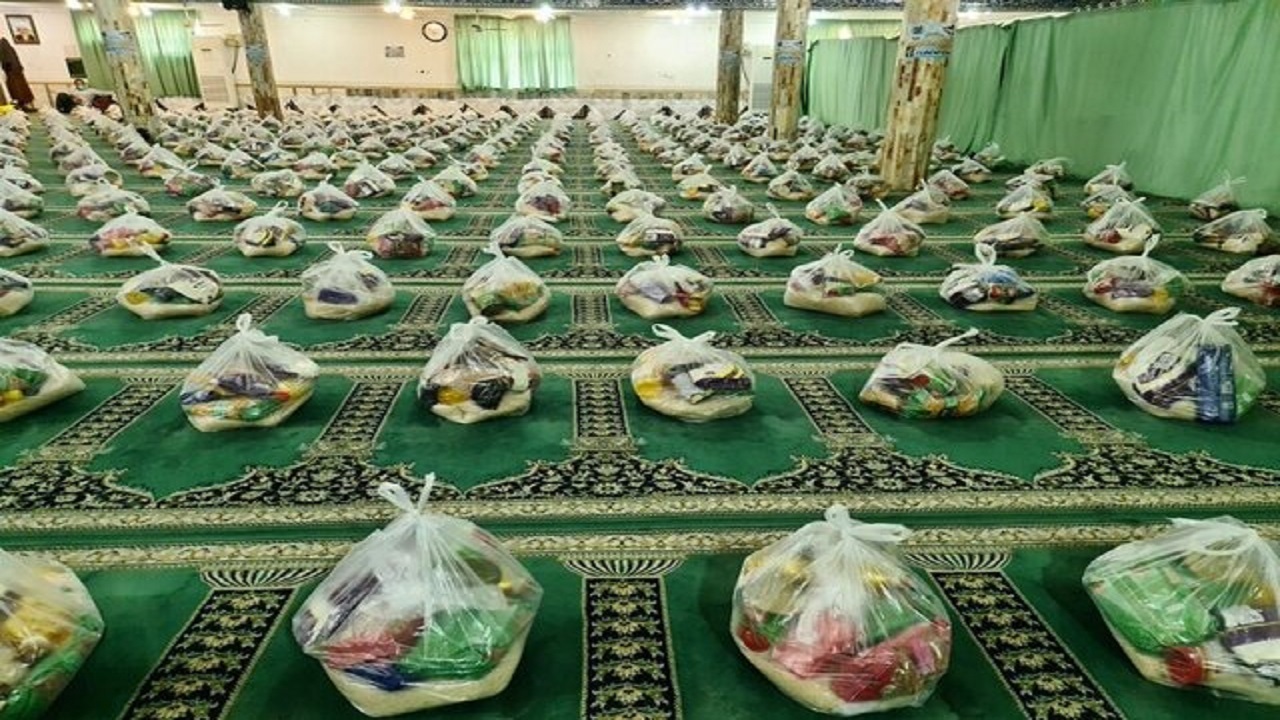 تهیه و توزیع بسته‌های معیشتی برای نیازمندان
