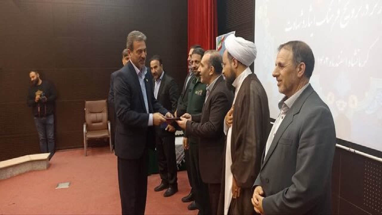 شهدا بهترین الگو برای جامعه