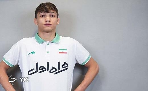 زمین چمن دبستان فرهیختگان قم به بهره برداری رسید / آغاز پرگل مسابقات جام رمضان قم