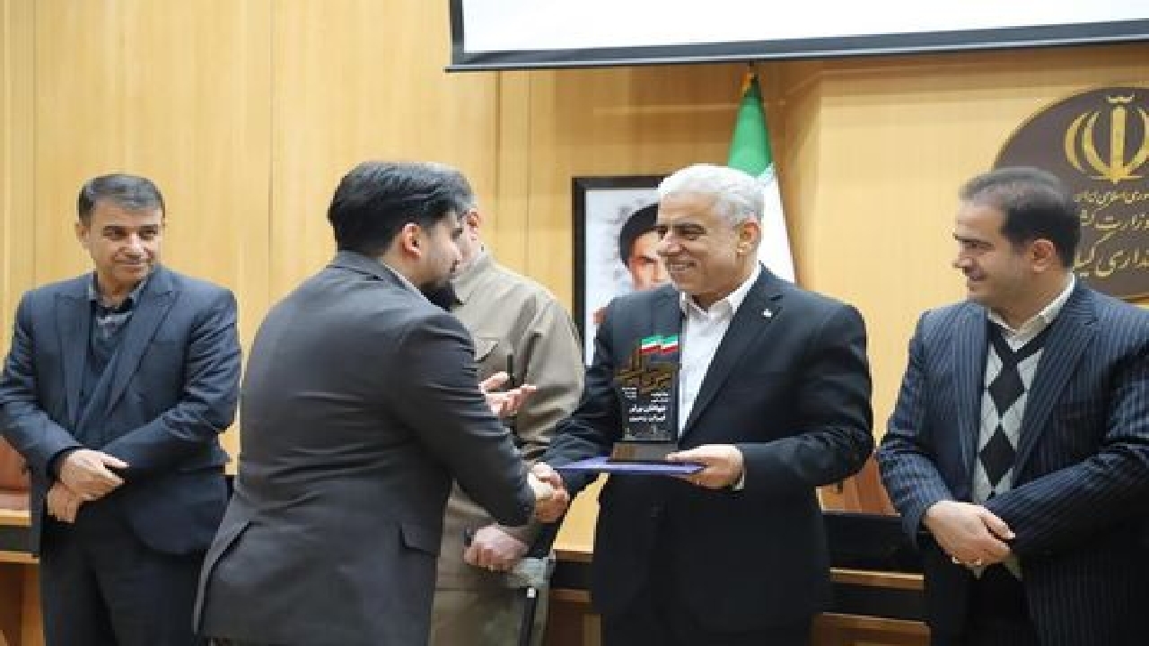 تجلیل از ۲۸ جوان منتخب گیلانی در جشنواره جوان ایرانی