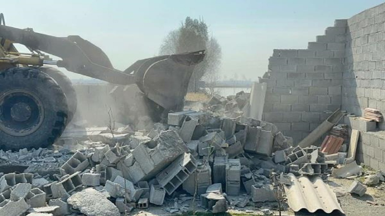 قلع و قمع بنای غیرمجاز در فریدونکنار