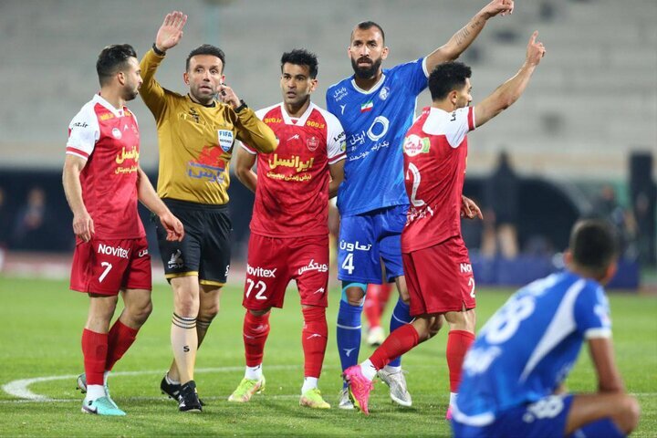 اعتراض فوتبالیست ها