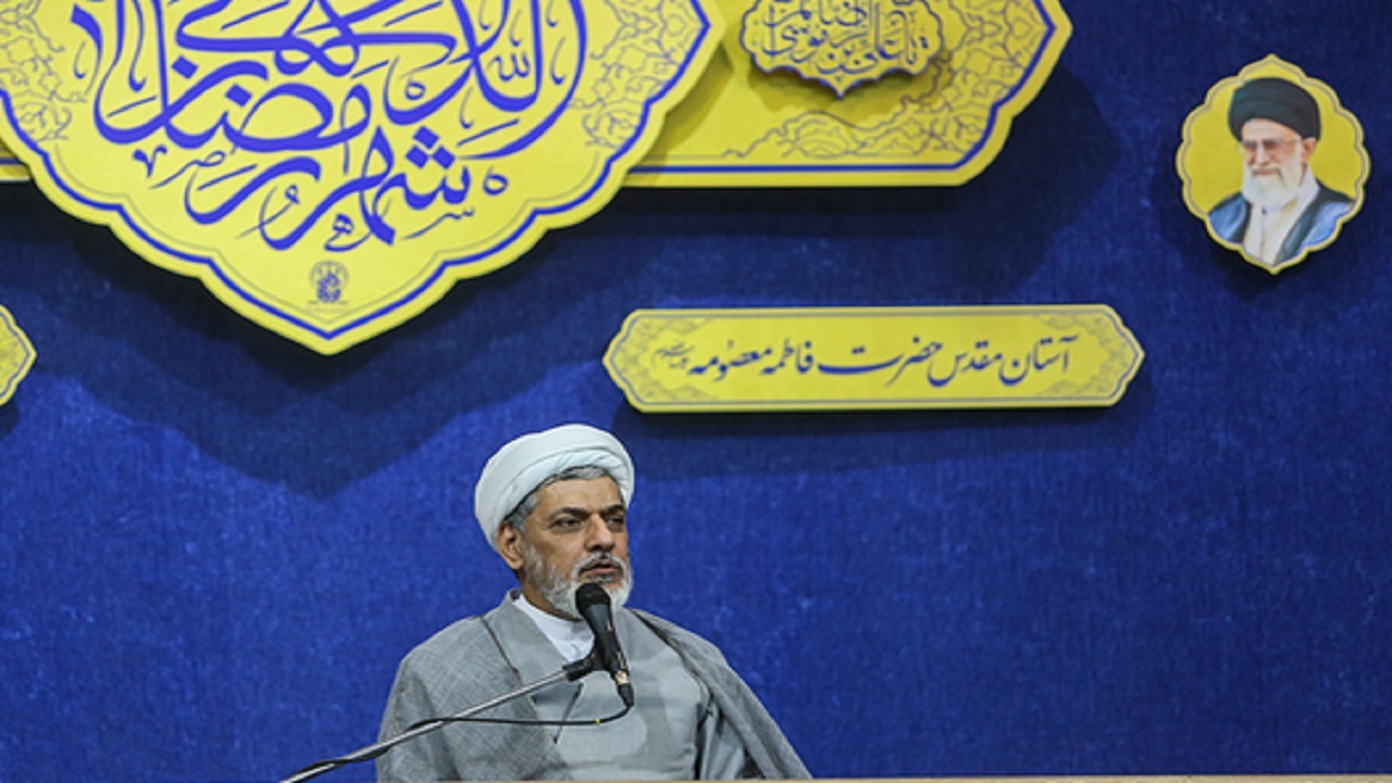 چه اعمالی در ماه رمضان انسان را مشمول آمرزش الهی می‌کند؟