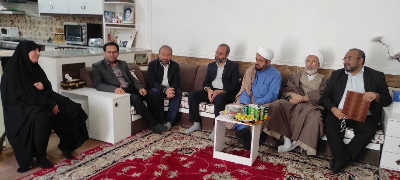 دیدار با مادر شهید