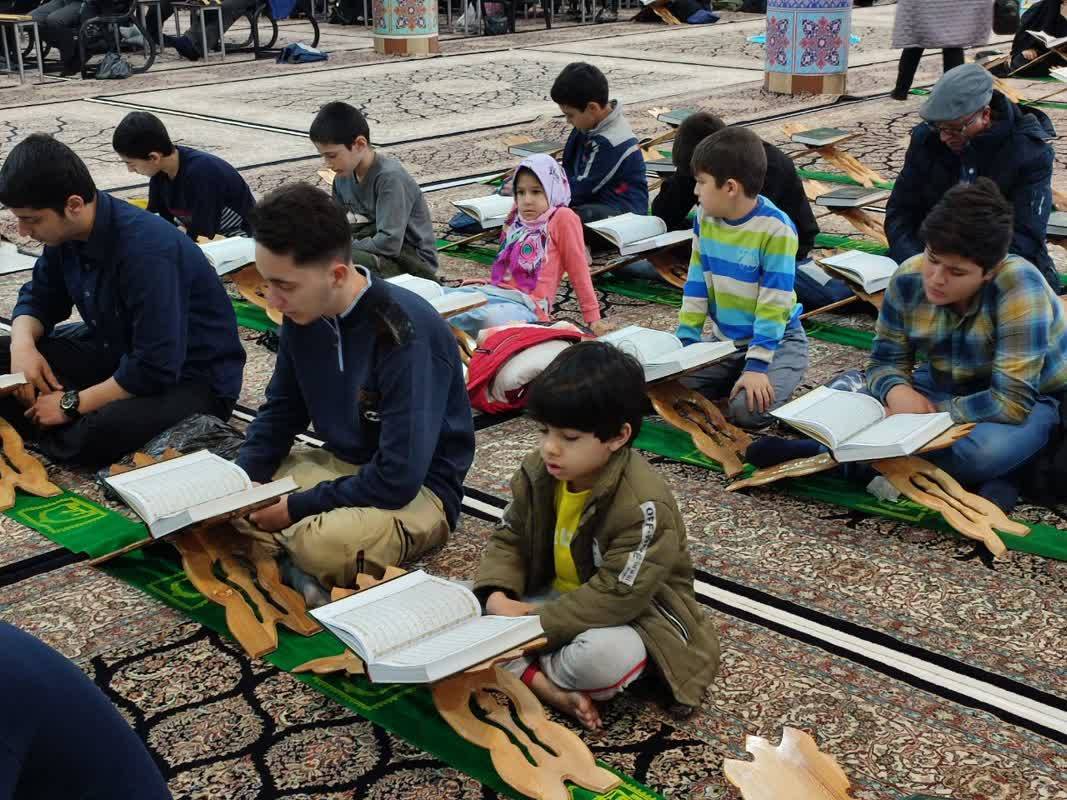 حضور نوجوانان در مراسم قرائت قرآن