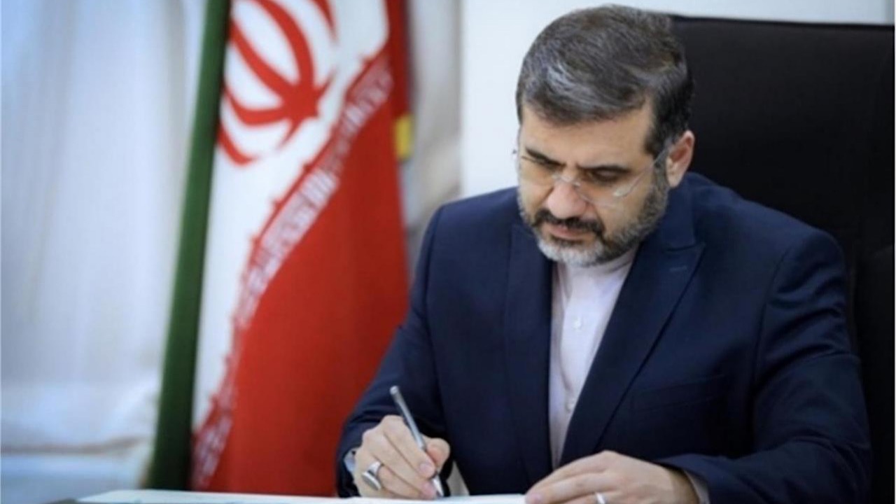 بستن صفحات فضای مجازی امام خامنه‌ای گواهی بر دروغ بودن آزادی بیانِ غربی