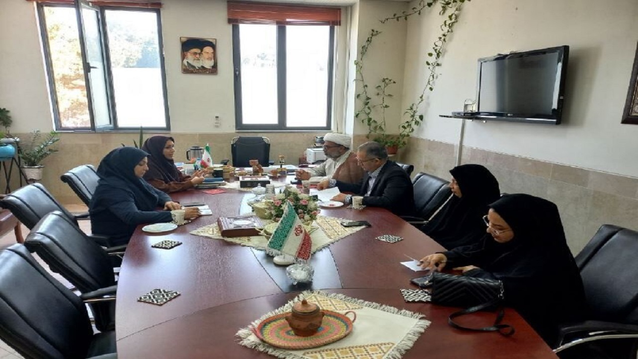 آگاهی بخشی به دختران نوجوان در مدارس برای پیشگیری از آسیب‌های اجتماعی ضروری است