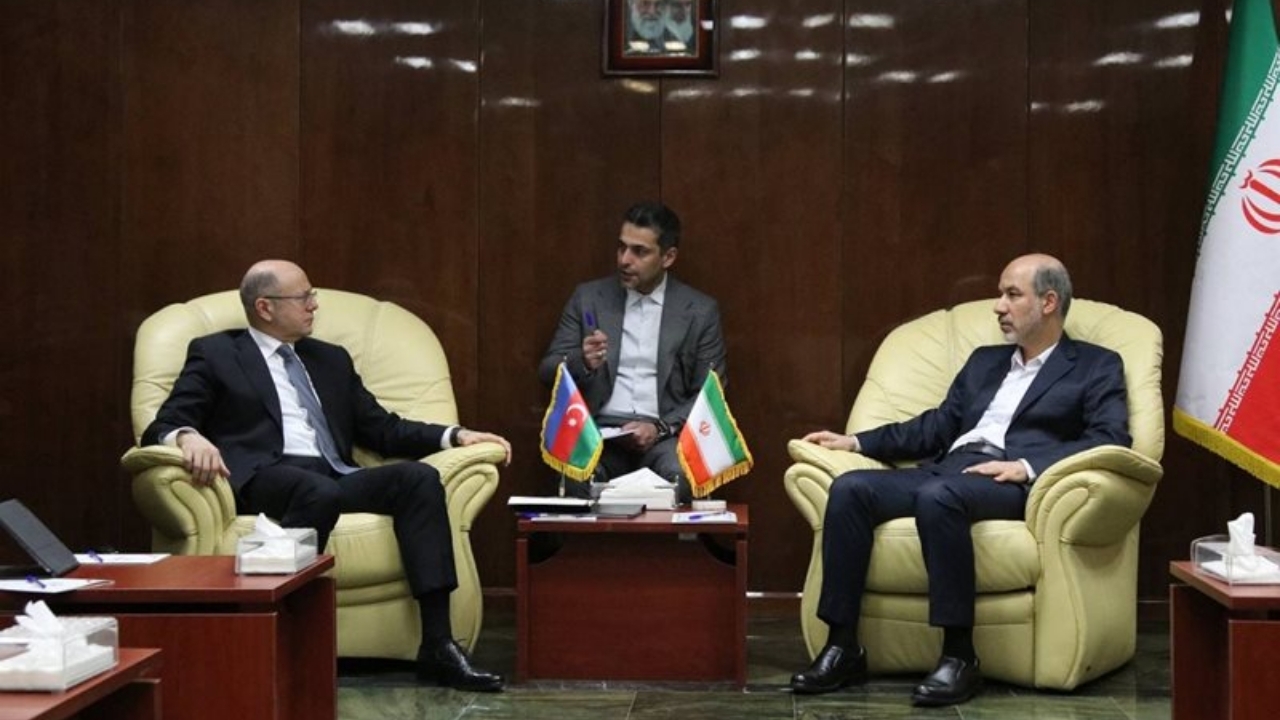 پیگیری اتصال شبکه برق ایران و روسیه از مسیر جمهوری آذربایجان