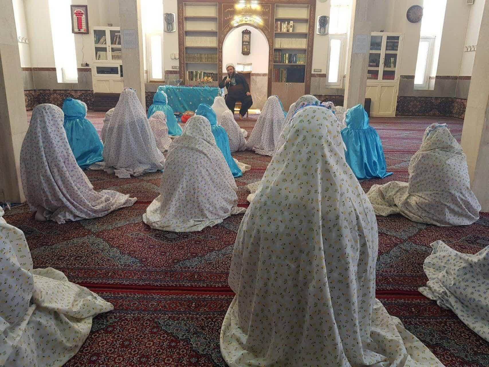 شرکت ۹۳۵ دانش آموز کردستانی در برنامه سودای بندگی