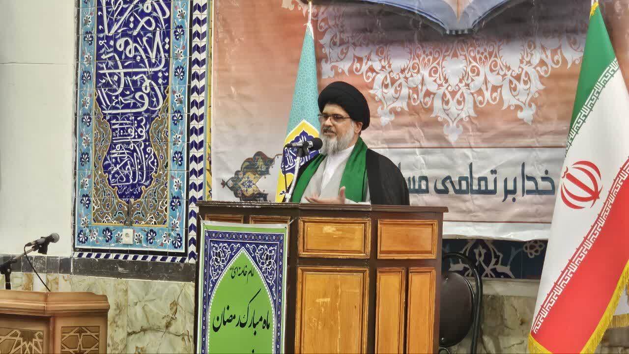 حداقل امکانات رفاهی برای کارگران فراهم شود