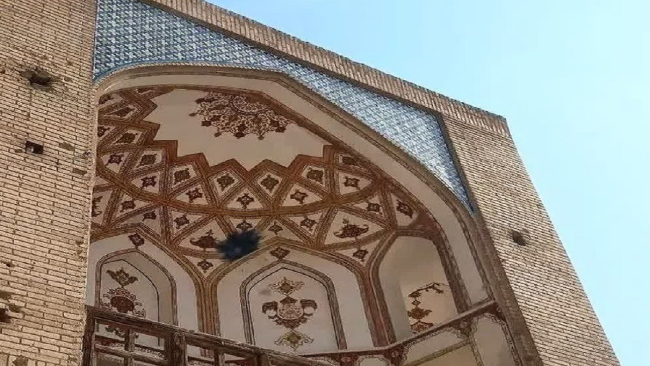 ترقه‌زنی به پل خواجو روز بعد از چهارشنبه سوری اتفاق افتاد/ پایش و مرمت در کمترین زمان ممکن